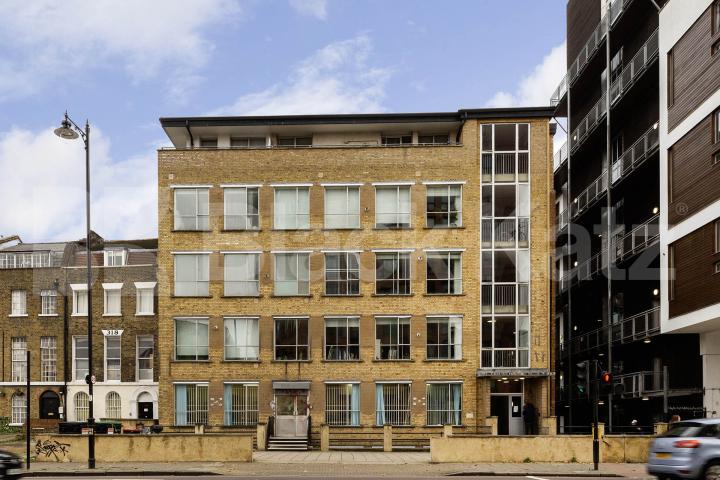 Stunning newly refurbished one bedroom apartment with loft style features Ability Plaza - Kingsland Road, Dalston 